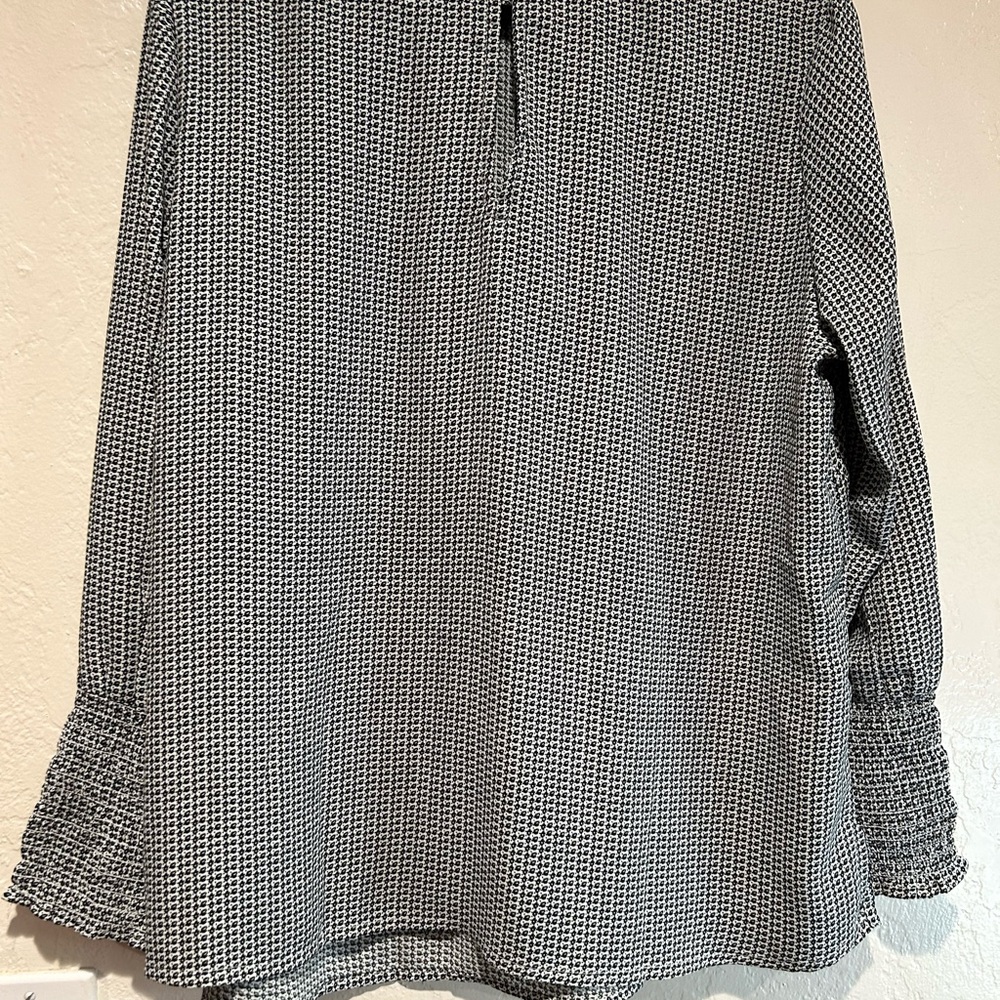 Creation‎ blouse mock neck size 14 key hole - Picture 2 of 8